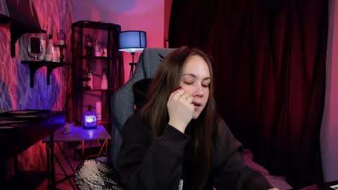 Elin online show from March 6, 2026, 12:01 pm