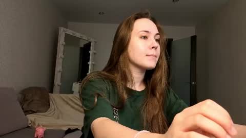 Elin online show from June 26, 2026, 3:33 am