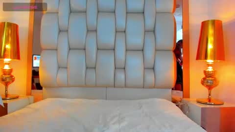Snapshot of elliott_veelez chatting on March 4, 2025, 11:54 pm E L L I O T V E L E Z online show from March 4, 2025, 11:54 pm