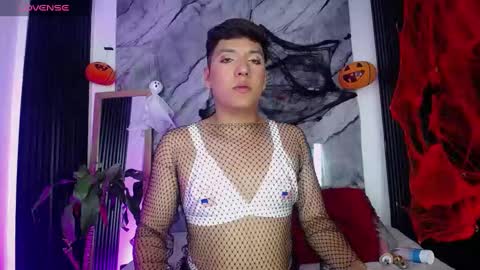 Ellis  online show from October 9, 2025, 1:25 am