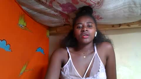 Ellodi online show from May 27, 2026, 4:59 pm