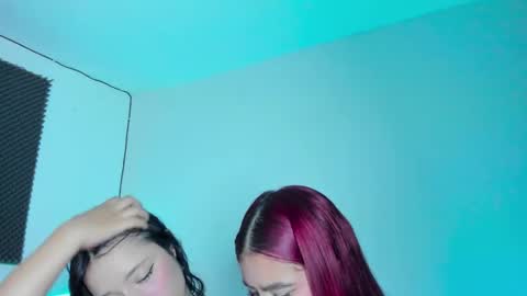 Ellope online show from October 29, 2025, 1:19 am