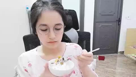 ellsa9x online show from September 11, 2025, 3:17 am