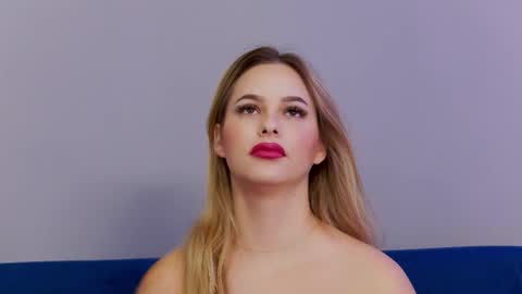 Elsa Jean online show from October 17, 2025, 2:26 am