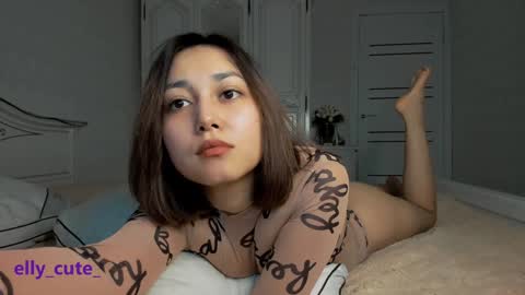 Snapshot of elly_cute_ chatting on January 25, 2025, 1:32 am Elly Cute online show from January 25, 2025, 1:32 am