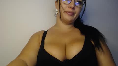 Snapshot of elly_denise chatting on September 19, 2025, 3:34 pm Denise online show from September 19, 2025, 3:34 pm