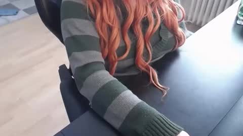 Elly online show from November 7, 2025, 1:33 pm