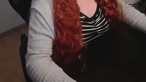 Elly online show from February 25, 2026, 9:02 pm