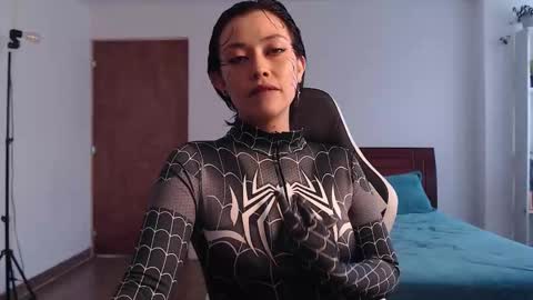 Emy Castro online show from October 17, 2025, 6:21 pm