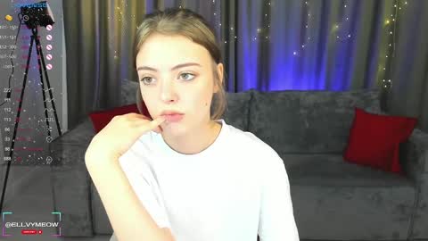 Snapshot of ellyford chatting on January 5, 2025, 11:26 am Elly online show from January 5, 2025, 11:26 am