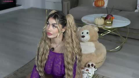 Elly online show from October 16, 2025, 3:46 pm