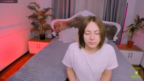 elma_lily online show from November 11, 2025, 6:46 am