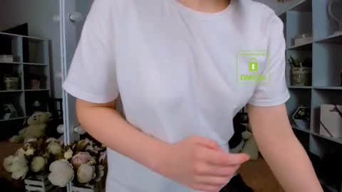 elma_lily online show from November 29, 2025, 6:49 am