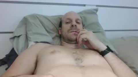 Mati Restrepo online show from March 12, 2026, 11:55 pm