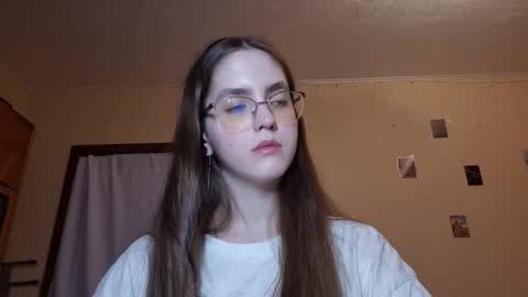 Snapshot of elmeraurora chatting on March 2, 2026, 3:08 pm Kate online show from March 2, 2026, 3:08 pm