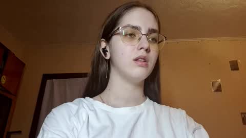 Kate online show from March 19, 2026, 2:43 pm