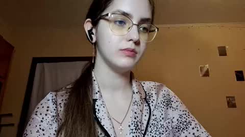 Kate online show from March 27, 2026, 2:28 pm