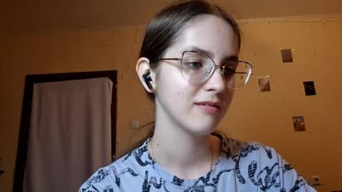 Kate online show from May 22, 2026, 2:33 pm