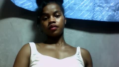 elodie228680 online show from June 1, 2026, 7:04 pm
