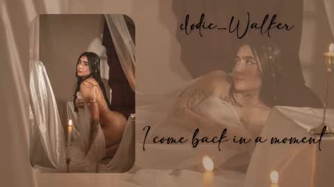 Elodie  online show from October 15, 2025, 12:05 pm