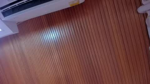 Elodie  online show from November 26, 2025, 11:22 am