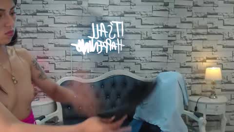 Elody  online show from September 18, 2025, 12:45 am