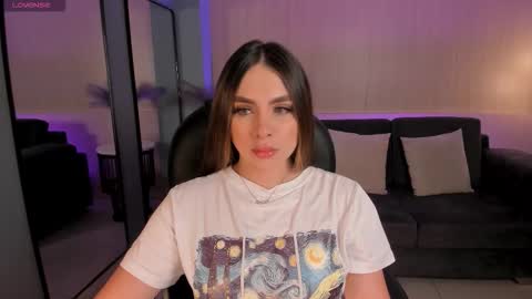 Snapshot of eloisaolivero chatting on October 8, 2025, 11:30 am ELOISA OLIVERO online show from October 8, 2025, 11:30 am