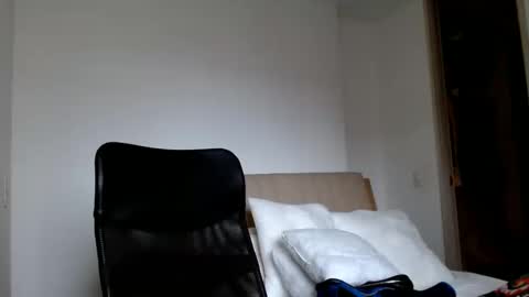 Snapshot of elosocazador chatting on December 19, 2024, 9:17 pm elosocazador online show from December 19, 2024, 9:17 pm