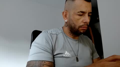 Snapshot of elosocazador chatting on January 21, 2025, 11:56 am elosocazador online show from January 21, 2025, 11:56 am