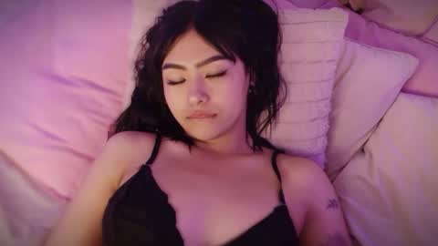 Elowen online show from October 24, 2025, 9:22 pm