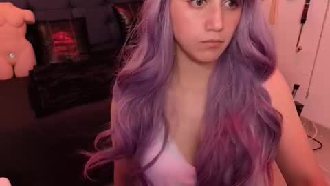 elowen_halley1 online show from October 31, 2025, 8:32 pm