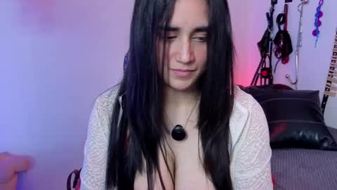 elowen_halley1 online show from April 10, 2026, 7:40 pm