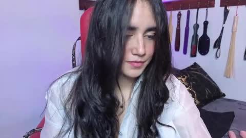 elowen_halley1 online show from May 11, 2026, 7:33 pm