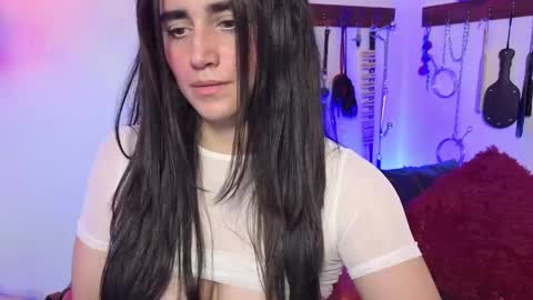 elowen_halley1 online show from May 26, 2026, 7:10 pm