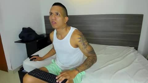 elpredy_ online show from November 24, 2025, 12:38 pm