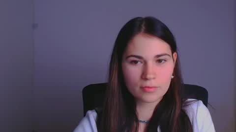 Elsa online show from December 3, 2024, 7:55 pm