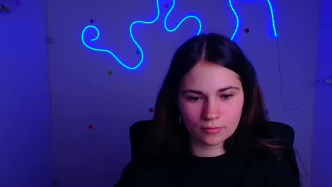 Elsa online show from March 6, 2025, 8:27 pm