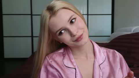 Snapshot of elsafawn chatting on September 17, 2025, 10:17 am elsa online show from September 17, 2025, 10:17 am