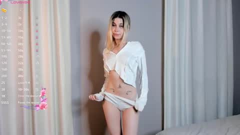 Elizabeth online show from October 15, 2025, 4:51 pm