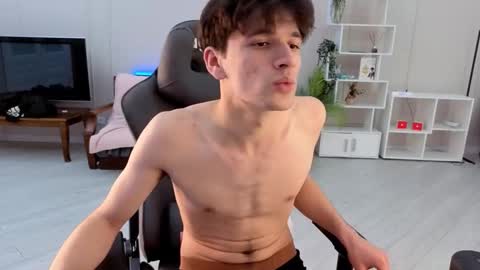 Elvano online show from September 30, 2025, 8:08 am