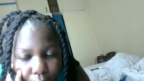 Snapshot of elvier_pretty chatting on October 18, 2025, 8:15 am flo online show from October 18, 2025, 8:15 am