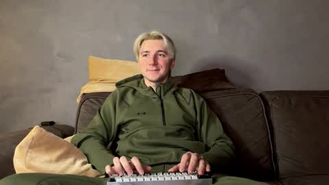 Elvin Vaenight online show from November 19, 2025, 10:54 pm