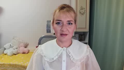 Elvira online show from December 6, 2024, 11:33 am