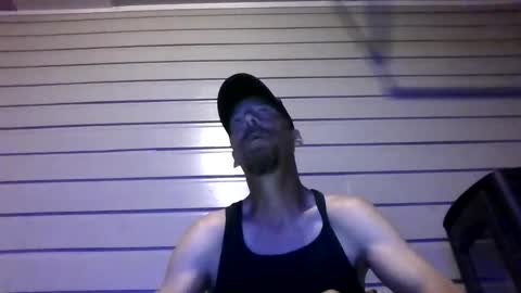 elwooood7 online show from May 31, 2026, 11:06 am