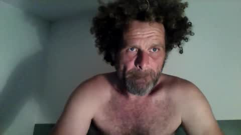 elyjahoye online show from April 13, 2026, 9:31 pm