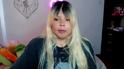 Snapshot of elymoon chatting on October 10, 2025, 8:19 pm Ely online show from October 10, 2025, 8:19 pm