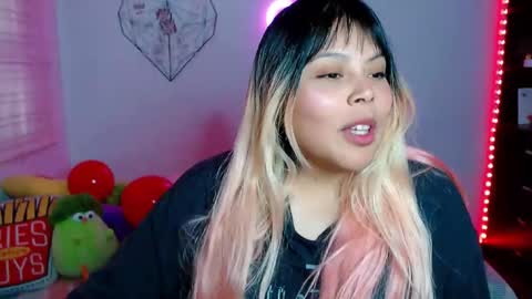 Snapshot of elymoon chatting on February 14, 2026, 11:01 pm Ely online show from February 14, 2026, 11:01 pm