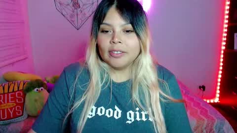 Snapshot of elymoon chatting on February 18, 2026, 11:33 pm Ely online show from February 18, 2026, 11:33 pm