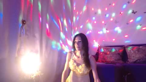 Elisa online show from November 17, 2025, 6:24 pm