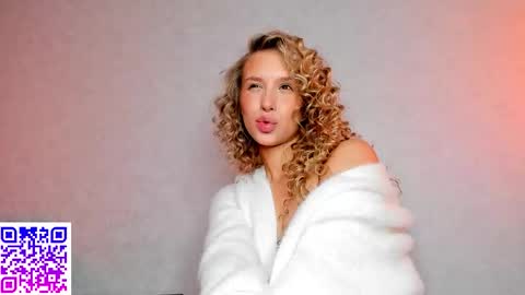 Elysia online show from October 7, 2025, 10:40 pm